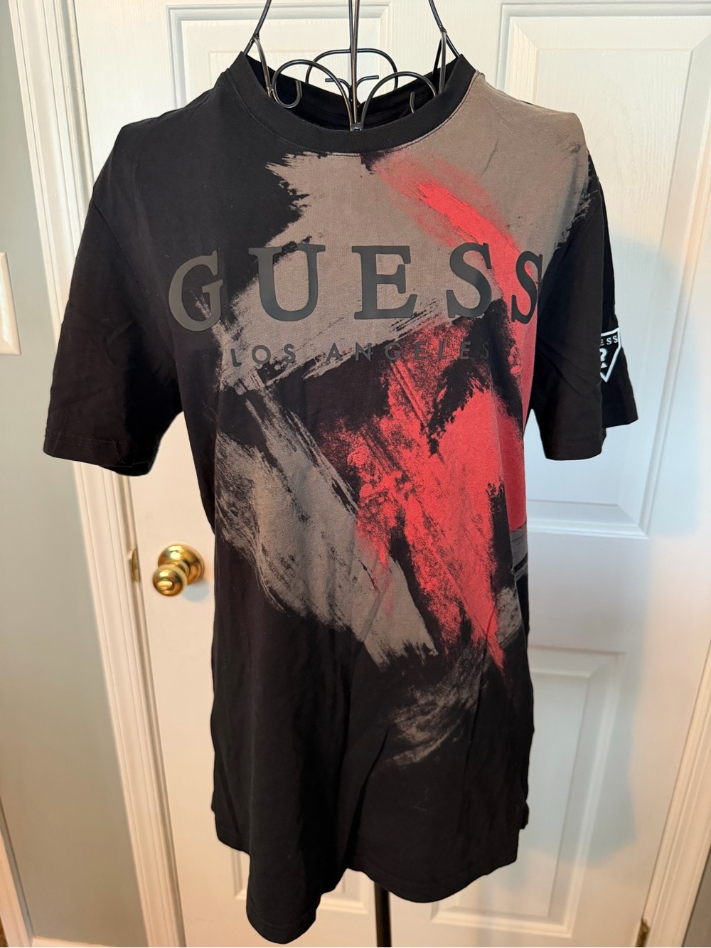 Guess Black Short‑Sleeve Tee with Red & Gray Brush Graphic